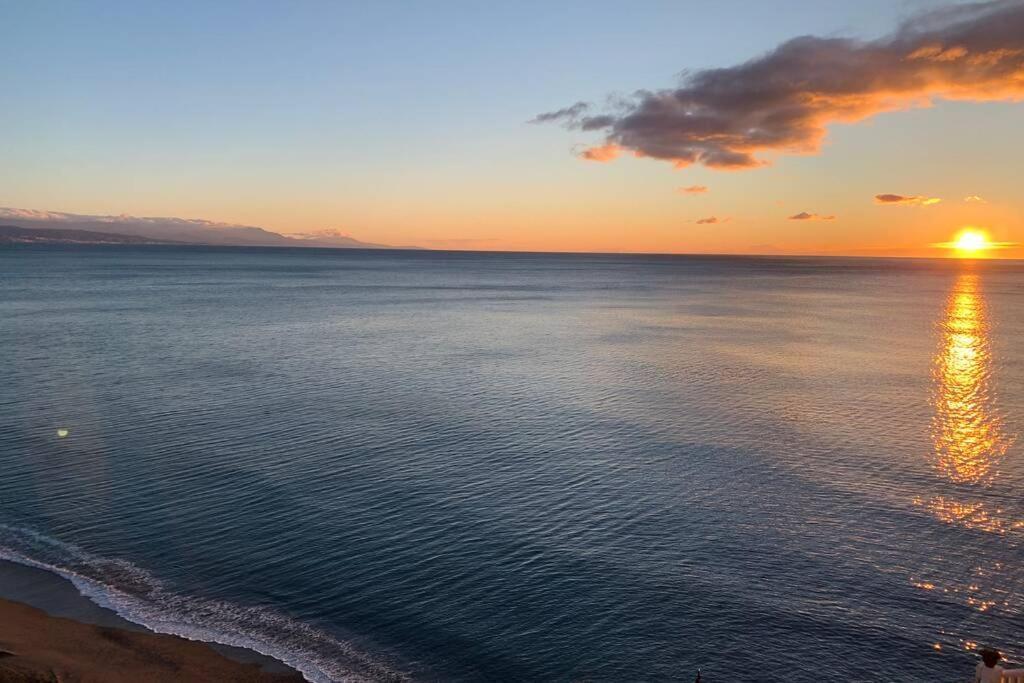 Amazing Frontline Sea Views Studio Apartment Castillo Del Vigia Торемолинос Екстериор снимка