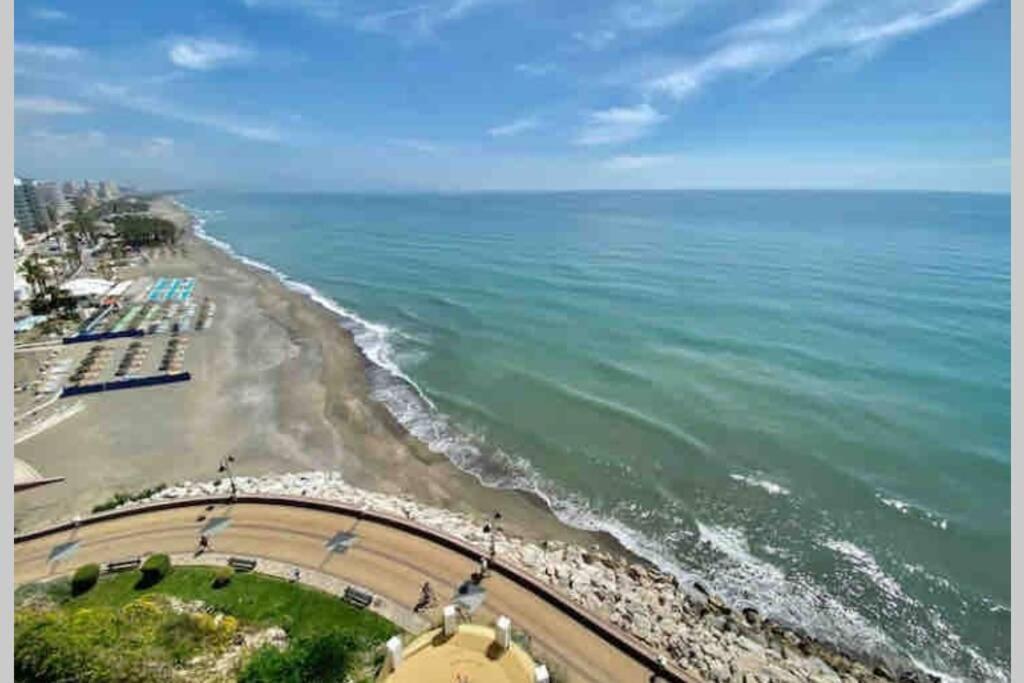 Amazing Frontline Sea Views Studio Apartment Castillo Del Vigia Торемолинос Екстериор снимка