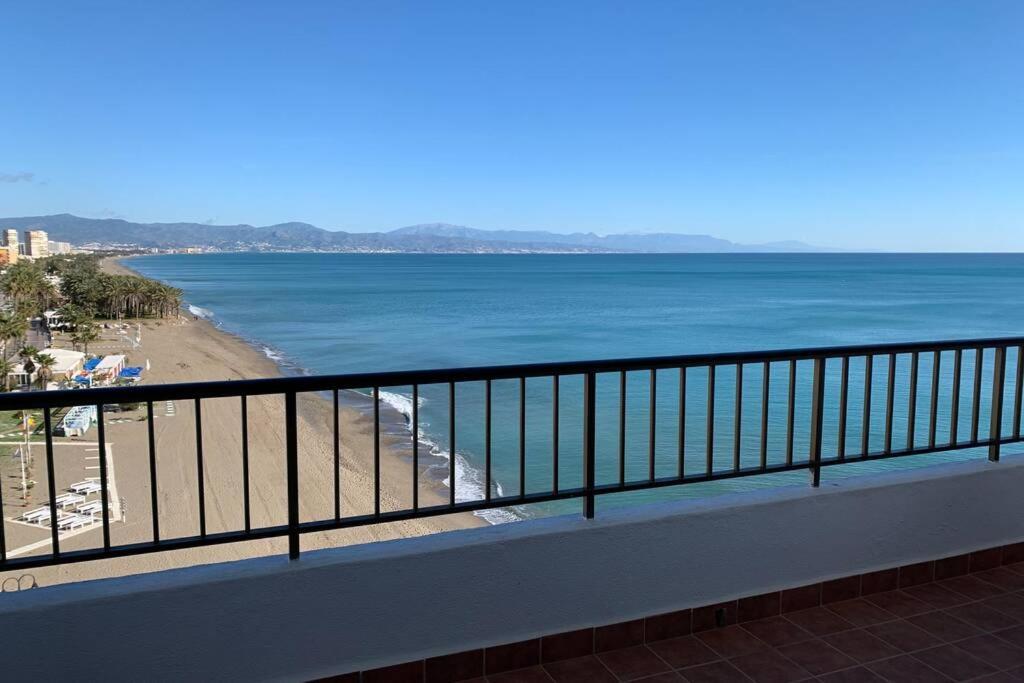 Amazing Frontline Sea Views Studio Apartment Castillo Del Vigia Торемолинос Екстериор снимка