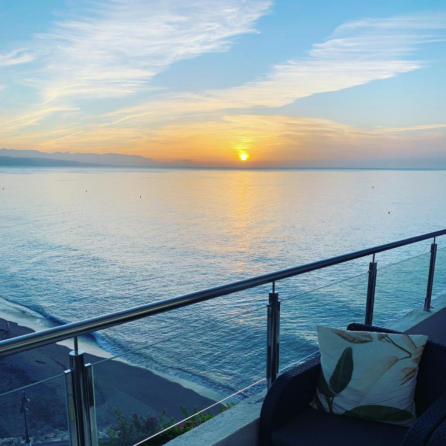Amazing Frontline Sea Views Studio Apartment Castillo Del Vigia Торемолинос Екстериор снимка