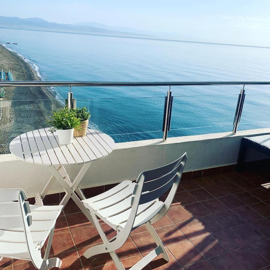 Amazing Frontline Sea Views Studio Apartment Castillo Del Vigia Торемолинос Екстериор снимка