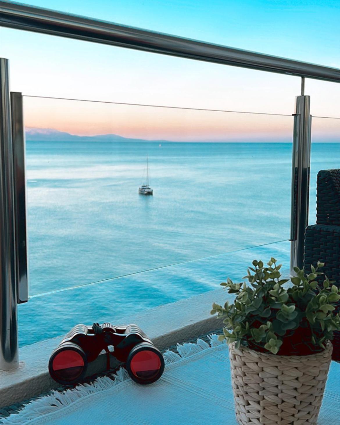 Amazing Frontline Sea Views Studio Apartment Castillo Del Vigia Торемолинос Екстериор снимка